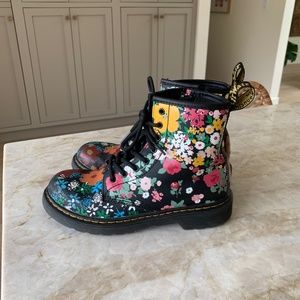 Dr Martens • Pascal floral mash-up boots 1460J lace up zip combat 1460 Junior
